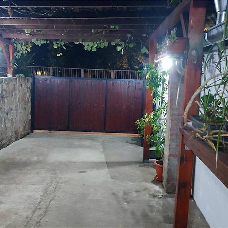 Airport Apartment Air Surcin Exterior photo
